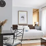 Matignon Saint-Honoré : Magnifique Appartement 1BR