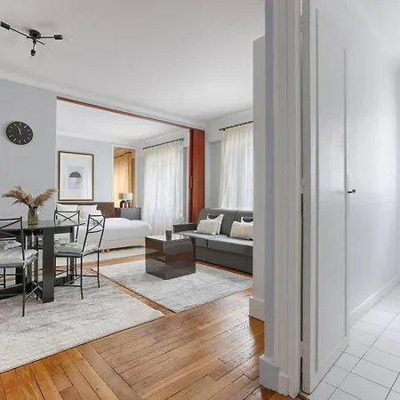 Apartment Matignon Saint-honore : Magnifique 1br Paris