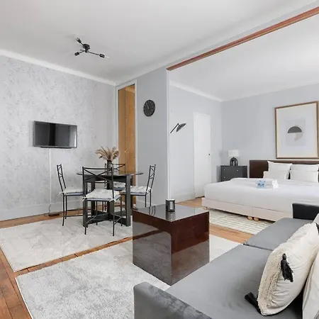 Matignon Saint-honore : Magnifique 1br Appartamento Parigi
